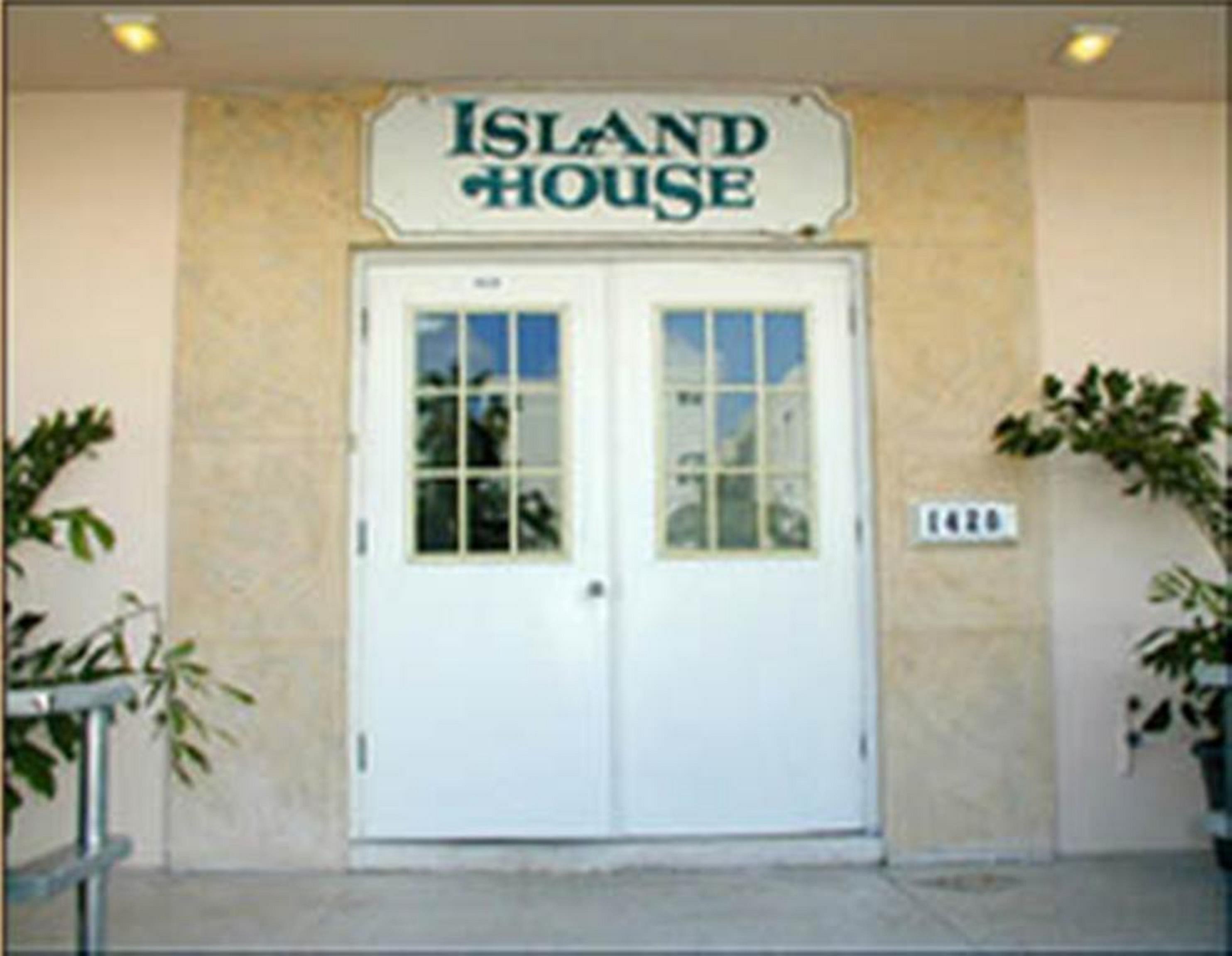 Island House South (adults Only) 3*