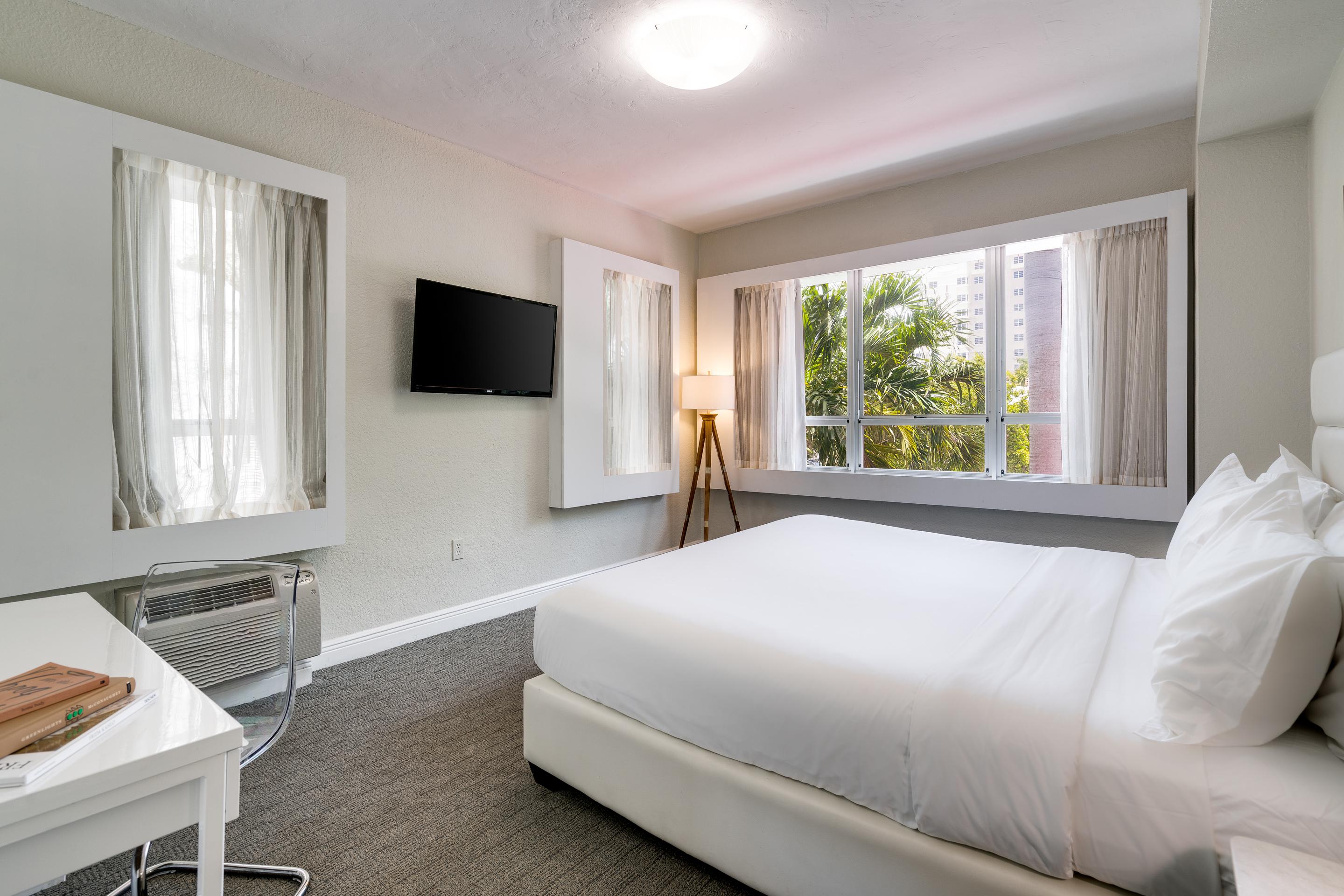 Crest Hotel 3*