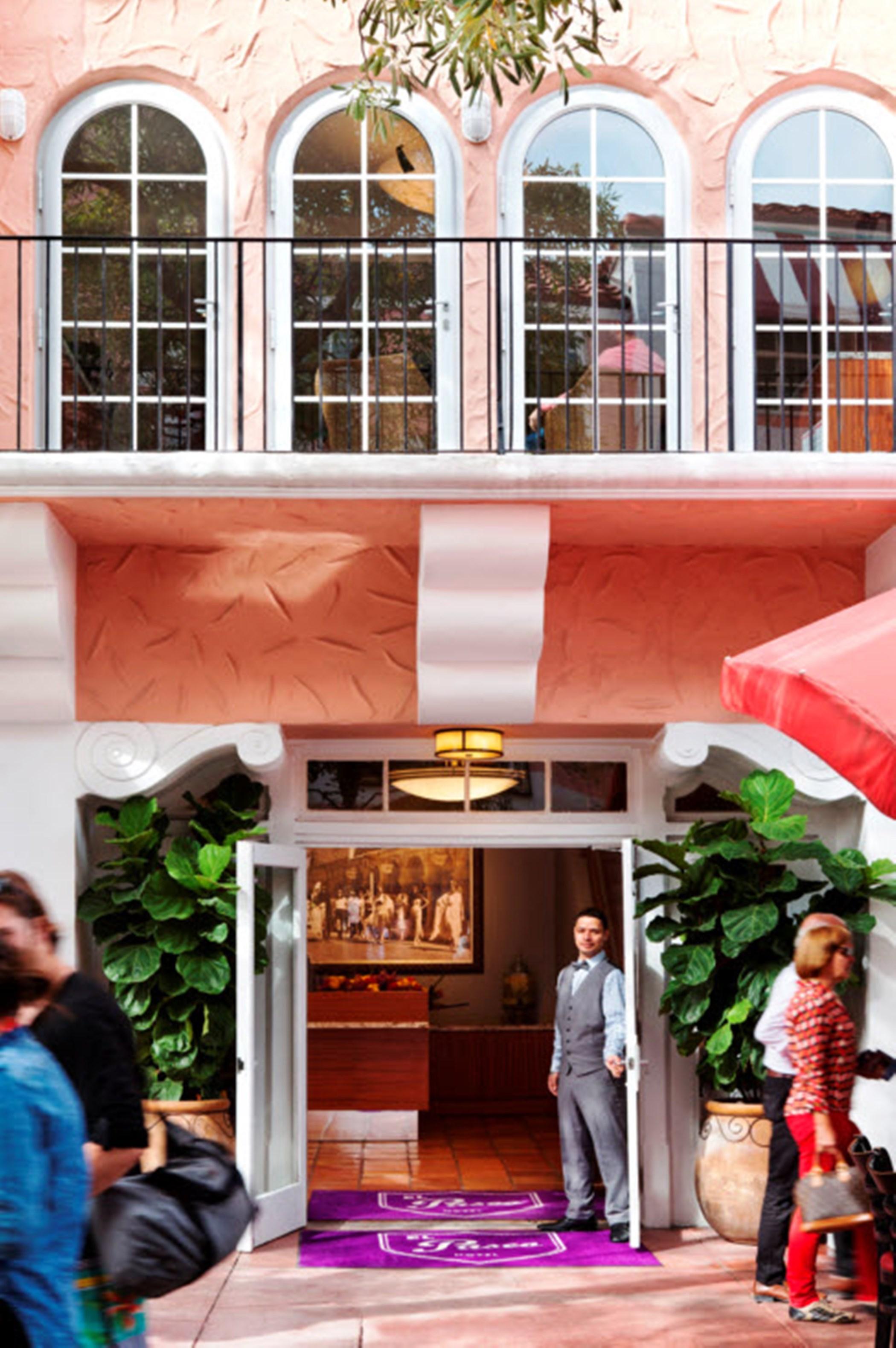 Hotel El Paseo Miami Beach