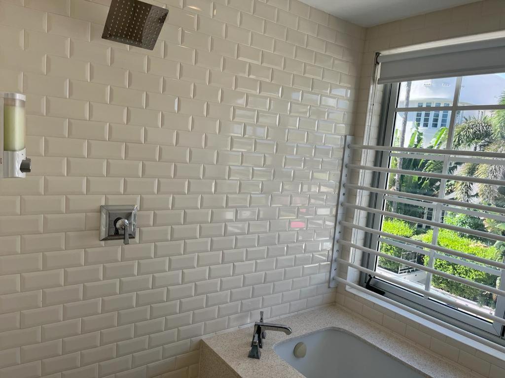 Direct Ocean View - Luxurious In South * Miami Beach