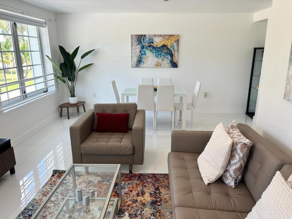 Direct Ocean View - Luxurious In South Apartment