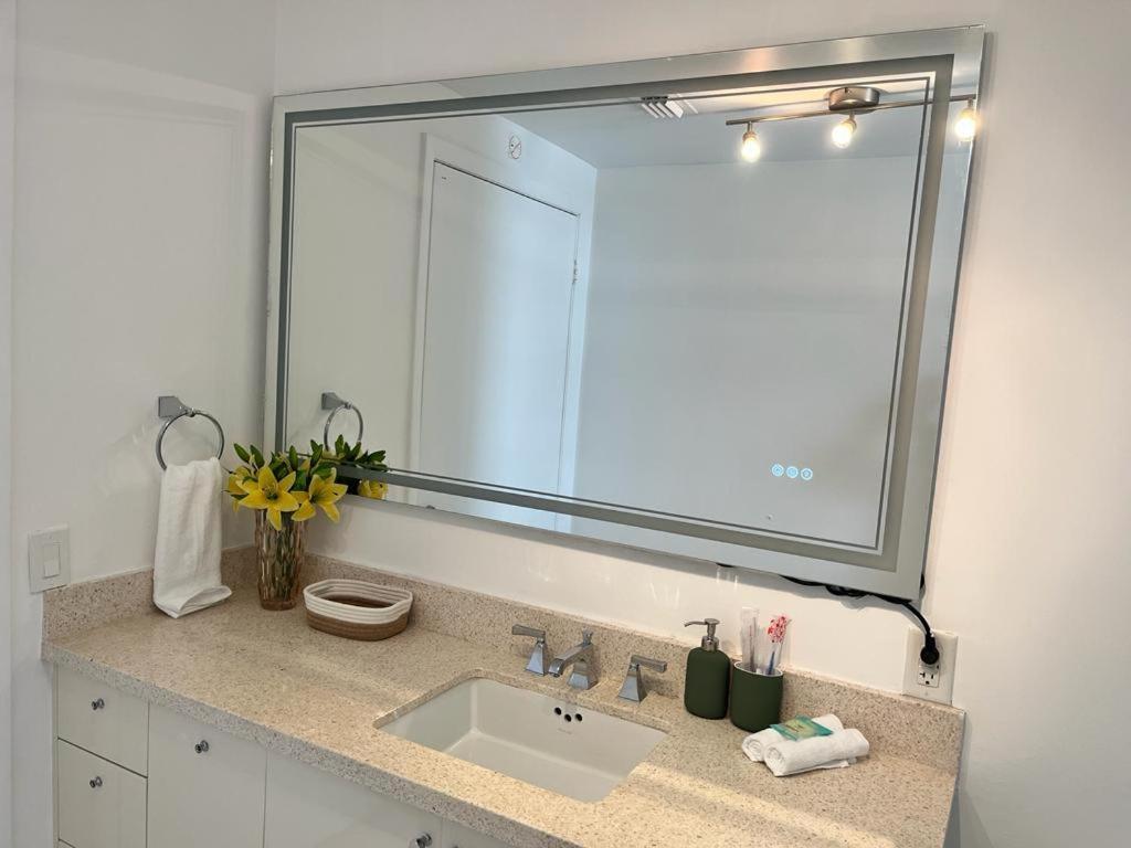 Apartment Direct Ocean View - Luxurious In South