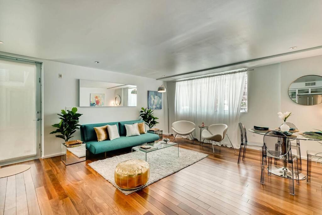 Apartment Mid-century Modern Gem South Miami *