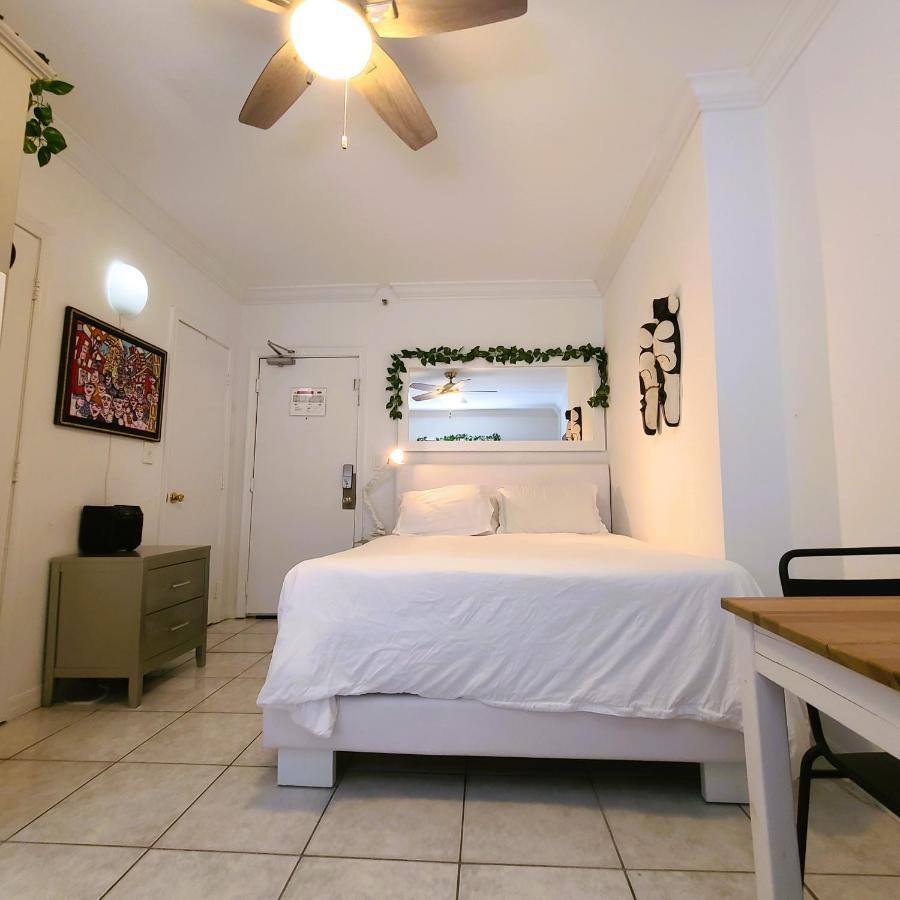 Apartment Ocean Front Pads---south *