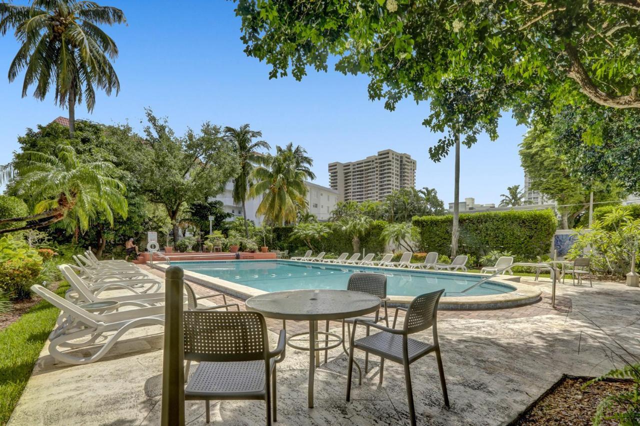 Mantell Plaza Apartment *
