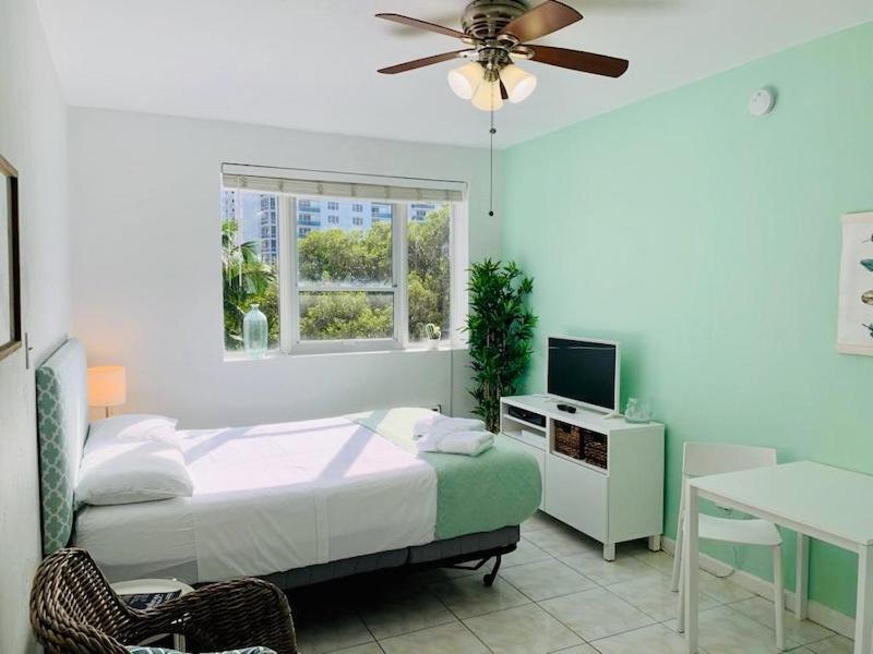 Mantell Plaza Apartment *