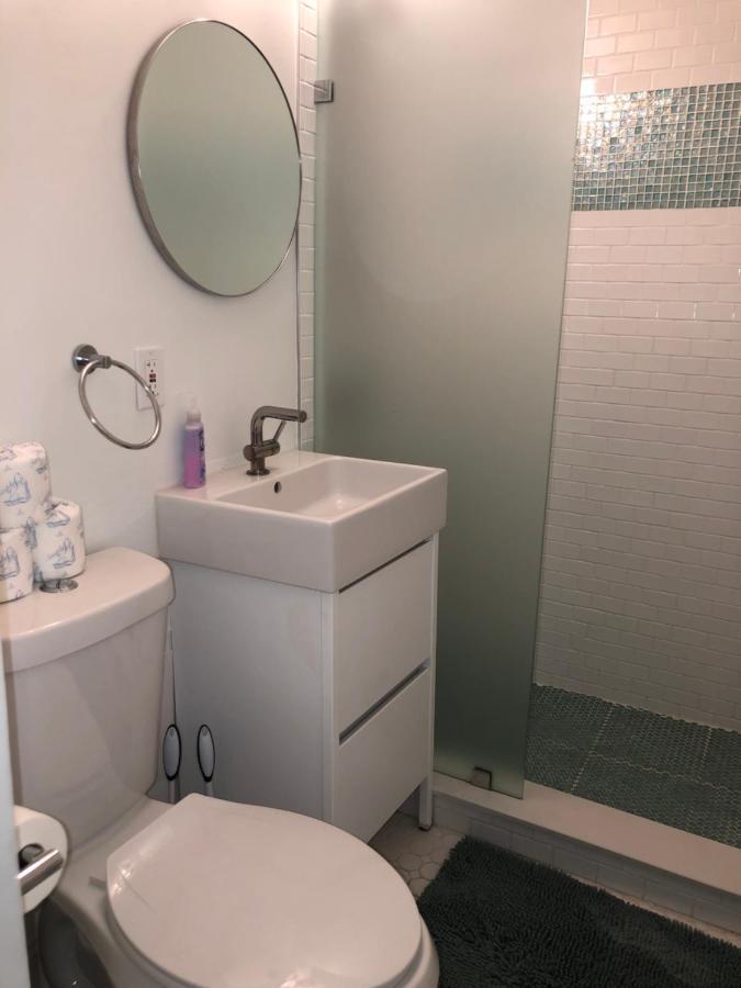 Mantell Plaza Apartment *