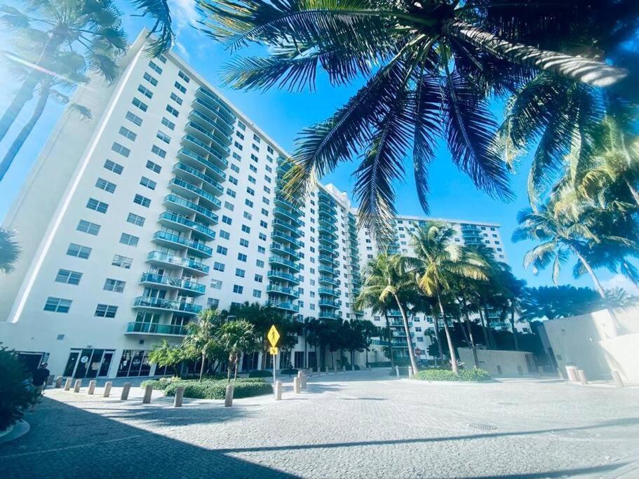 Ocean Reserve Piso 9 - Str 2412