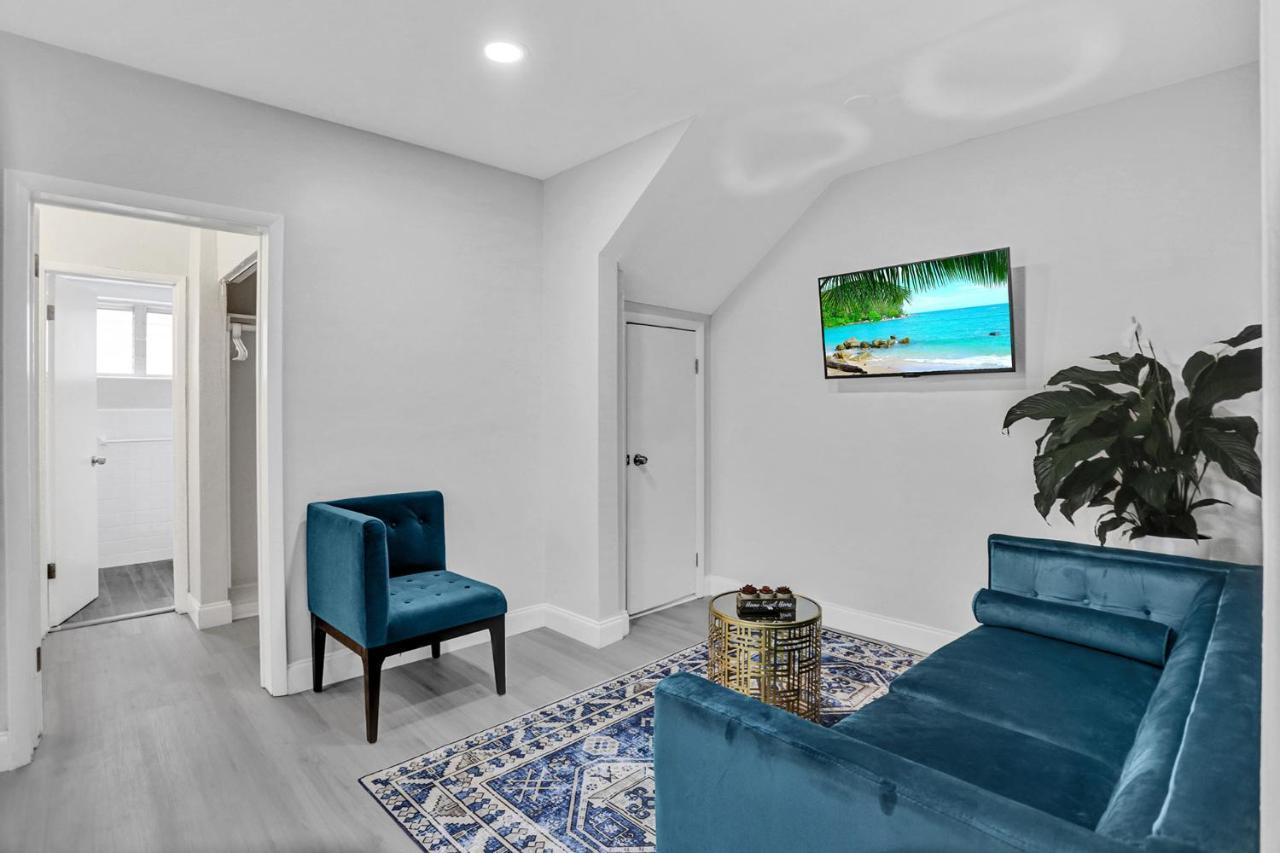 Bay Harbor Apartment