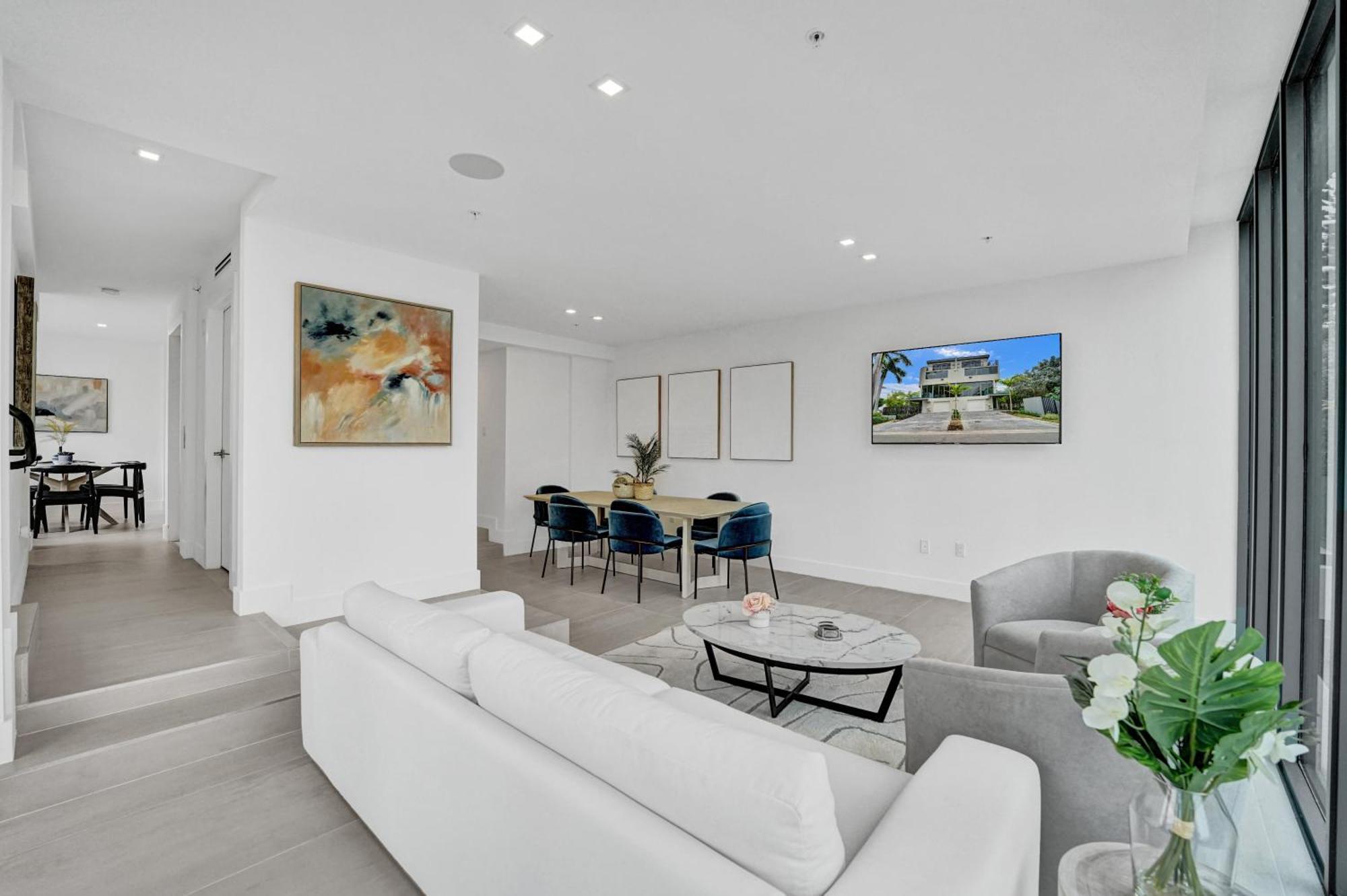 Up East Townhomes By Nomada Residences Apartment