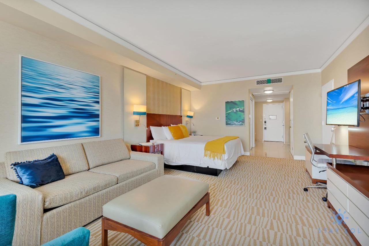 Luxurious Beach Gym Balcony Apartment Miami Beach