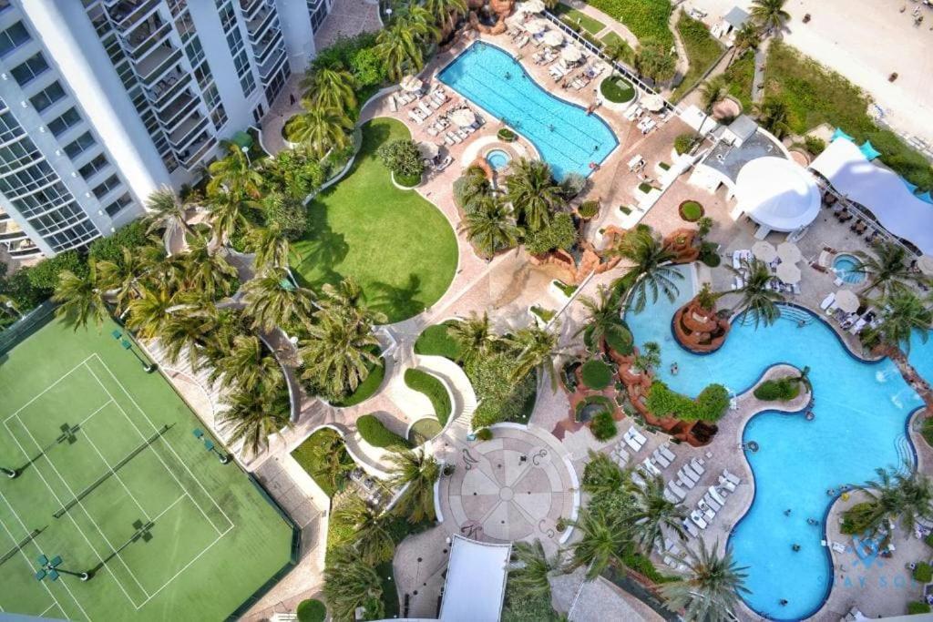 Apartment Luxurious Beach Gym Balcony Miami Beach