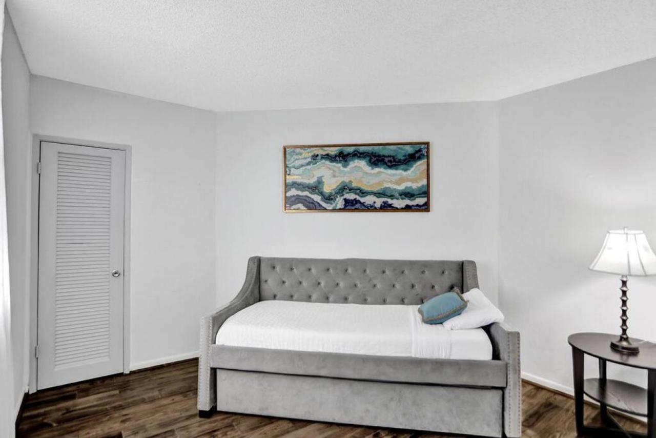 On The 6 Beds Free Parking