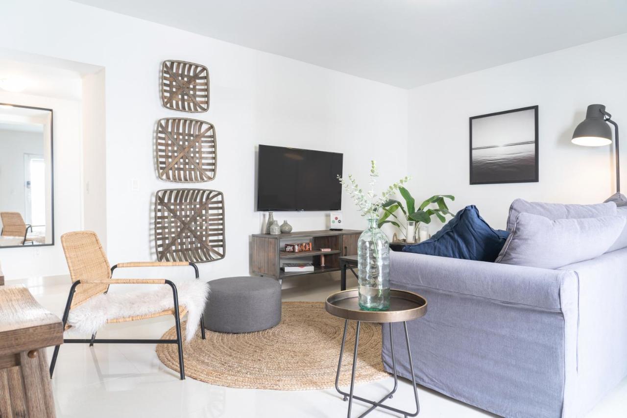 Miami Apartment *