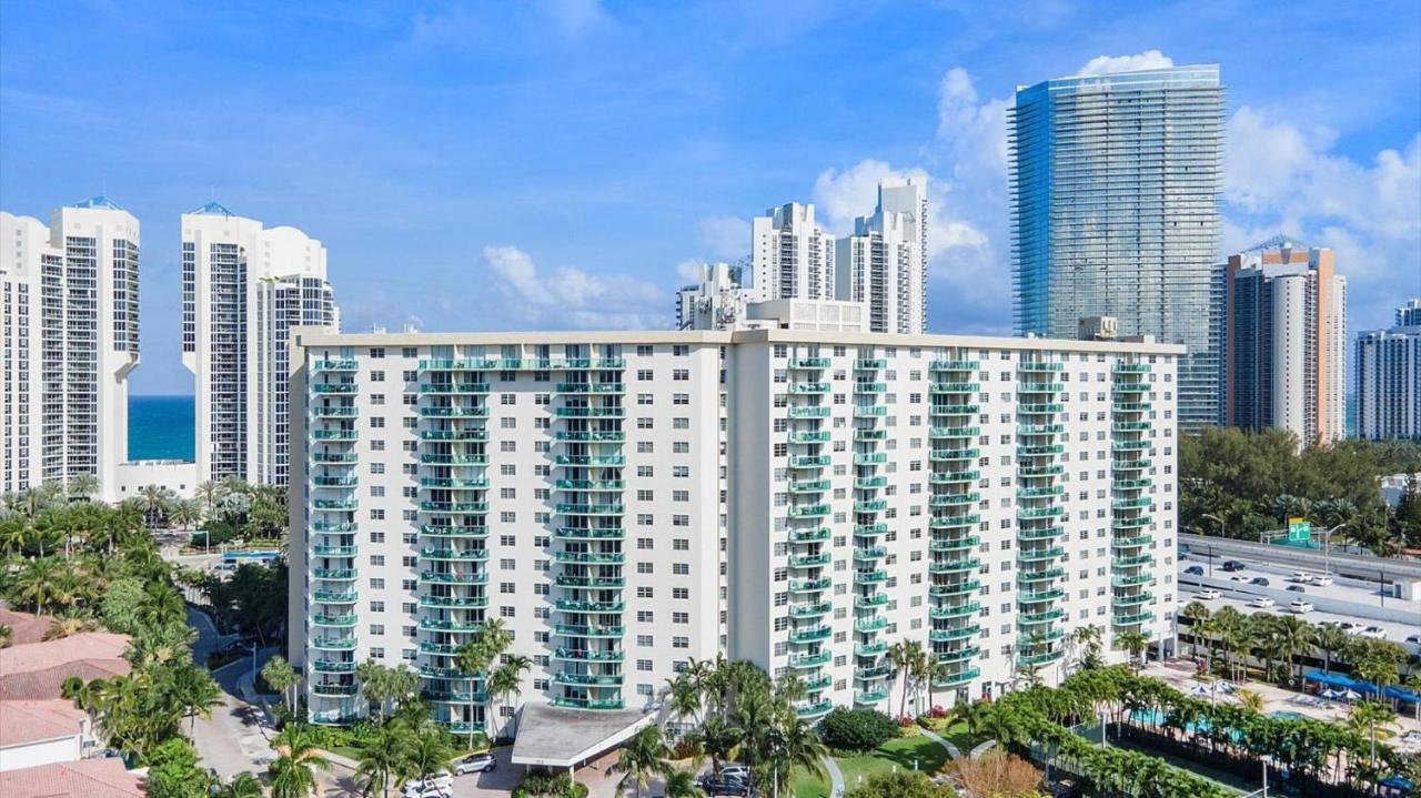 2 Bedrooms Sunny Isles At Ocean Reserve 2nd Floor * Miami Beach