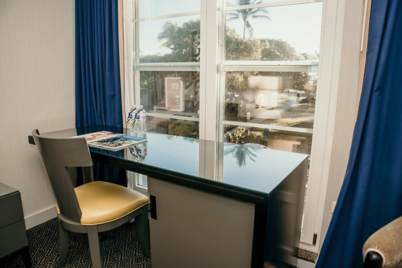 Hotel Breakwater South 4*