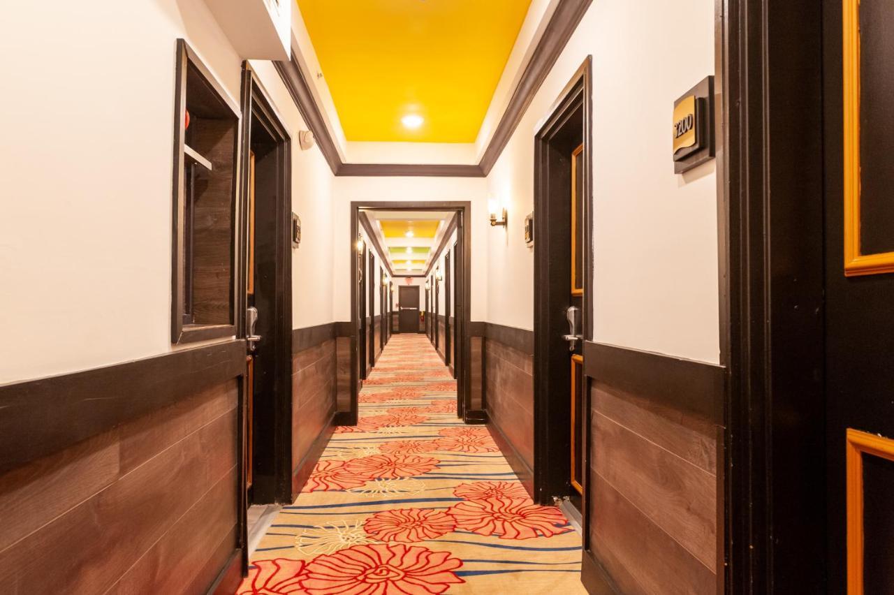 Catalina & Club Hotel 3*