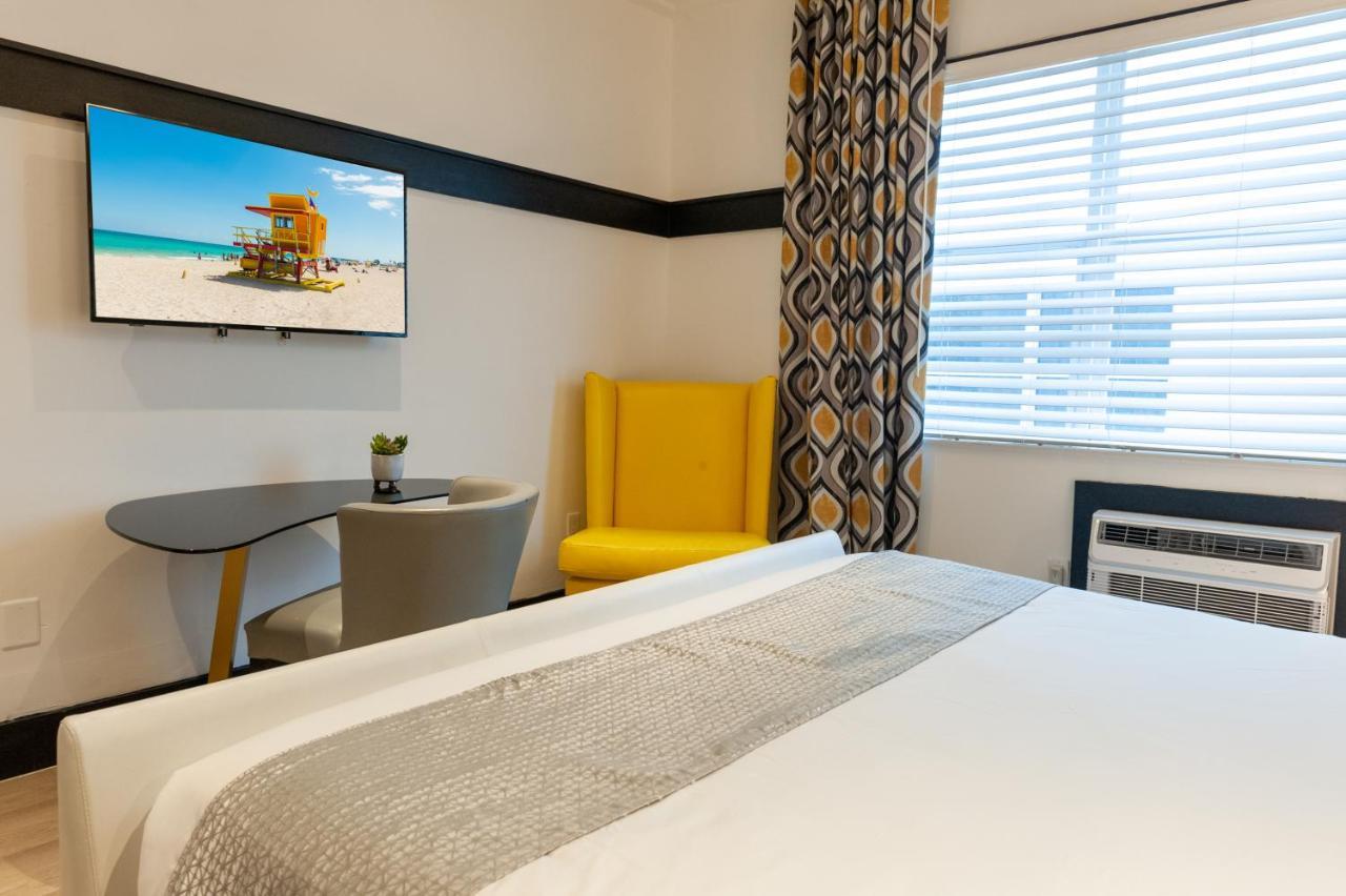 Hotel Catalina & Club 3*