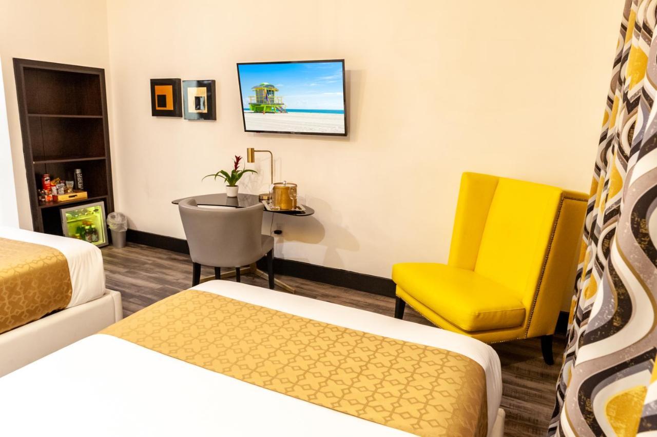 Hotel Catalina & Club 3*