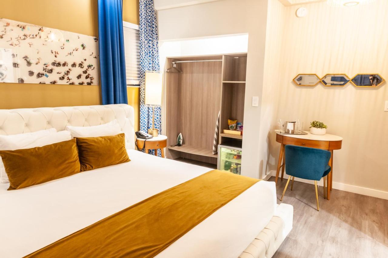 Catalina & Club Hotel 3*