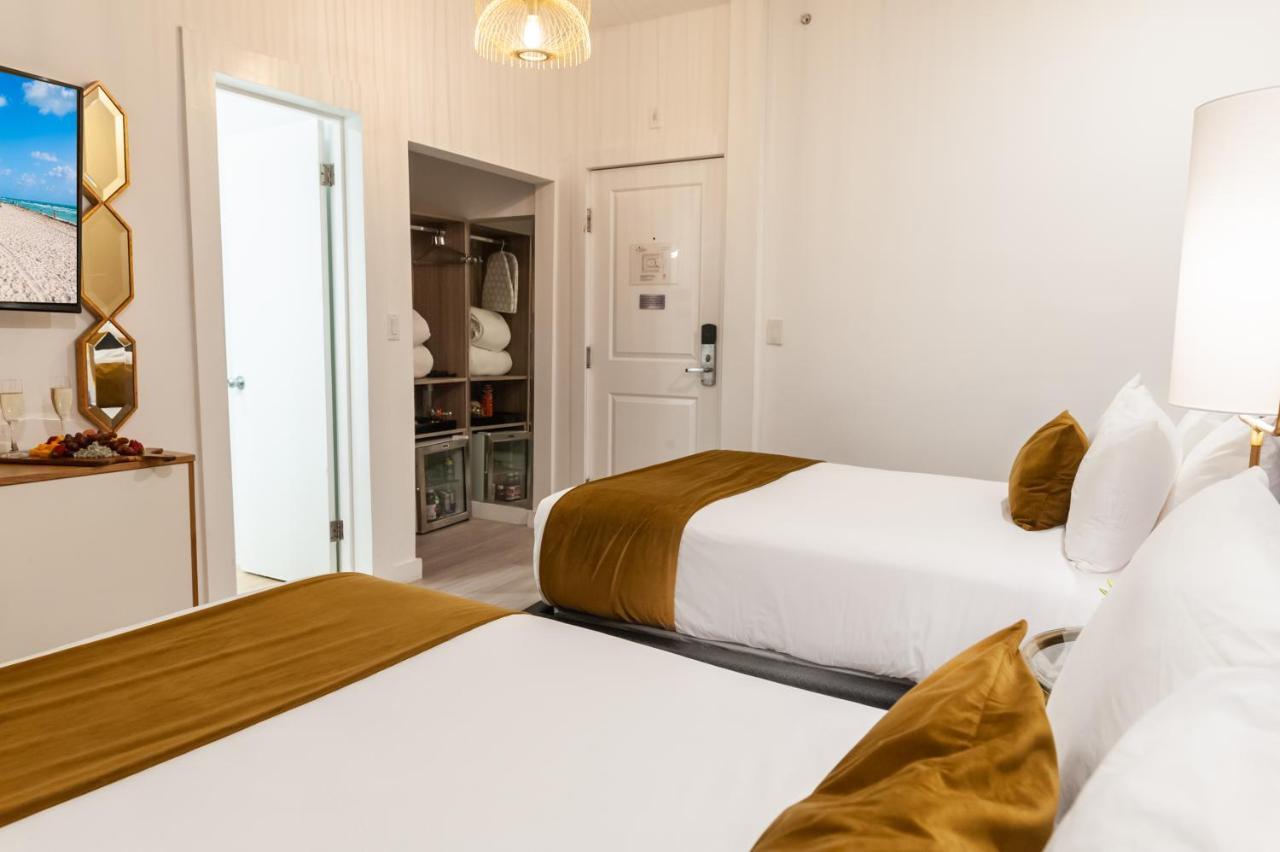 Hotel Catalina & Club 3*