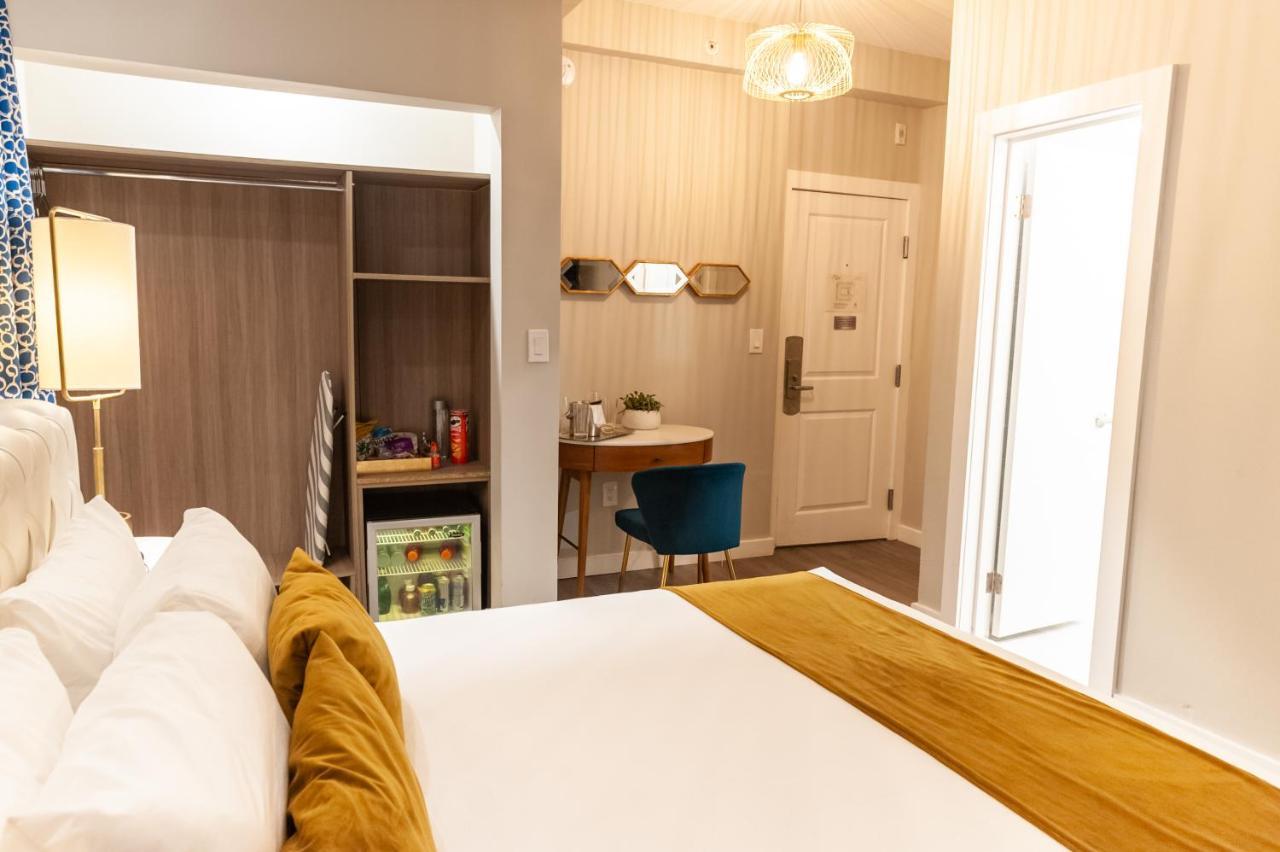 Hotel Catalina & Club 3*