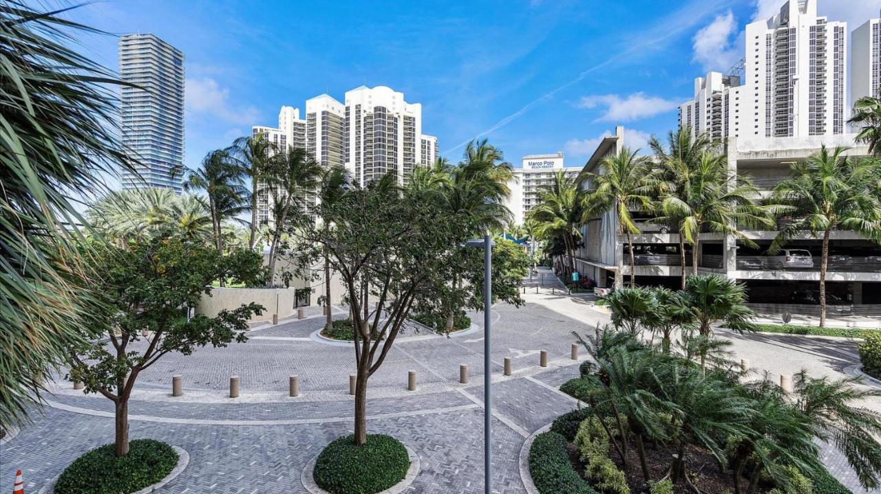 2 Bedrooms Sunny Isles At Ocean Reserve 2nd Floor Apartment