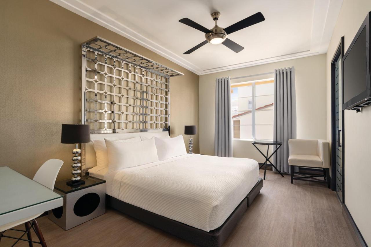 Waldorf Towers South 3* Miami Beach