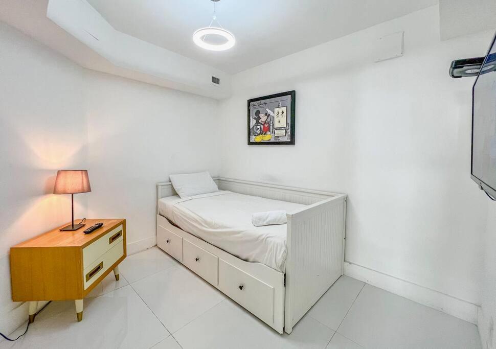 3 Bedroom Ocean-front The Alexander * Miami Beach