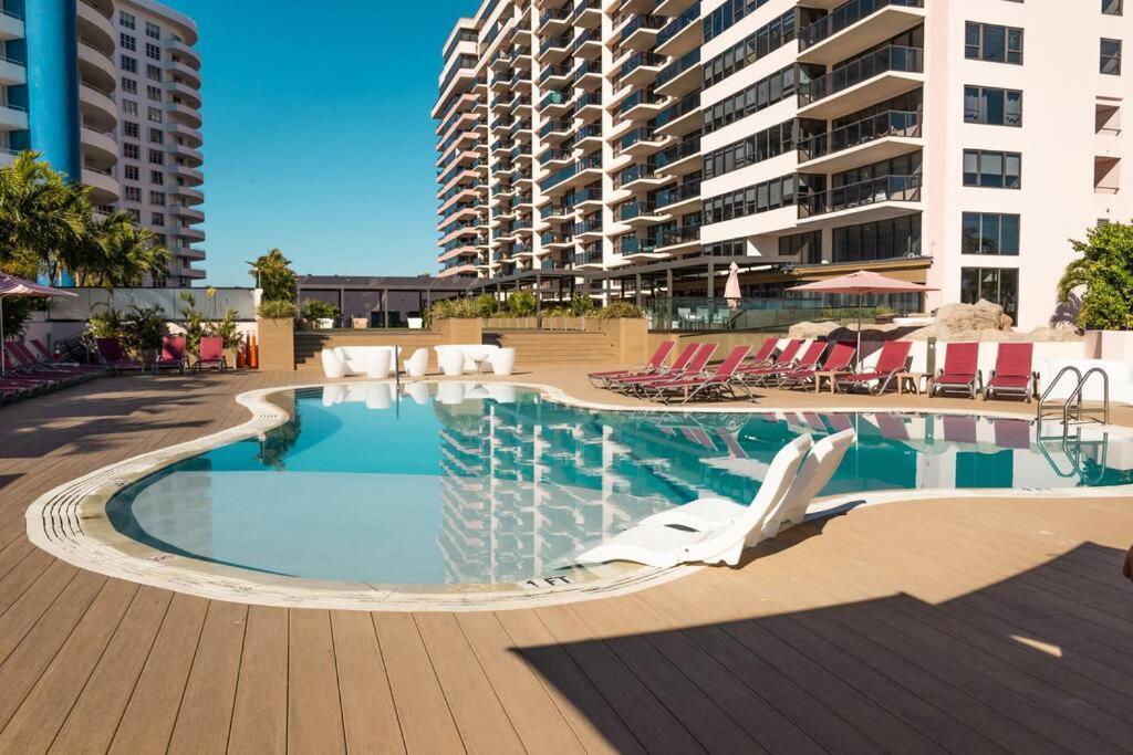 3 Bedroom Ocean-front The Alexander * Miami Beach