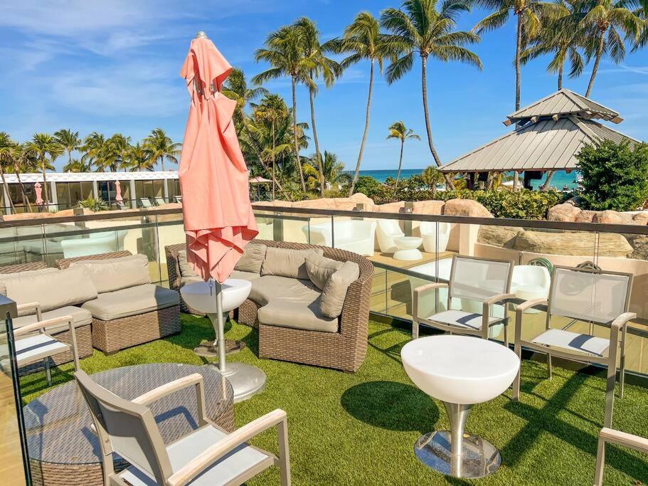 3 Bedroom Ocean-front The Alexander *