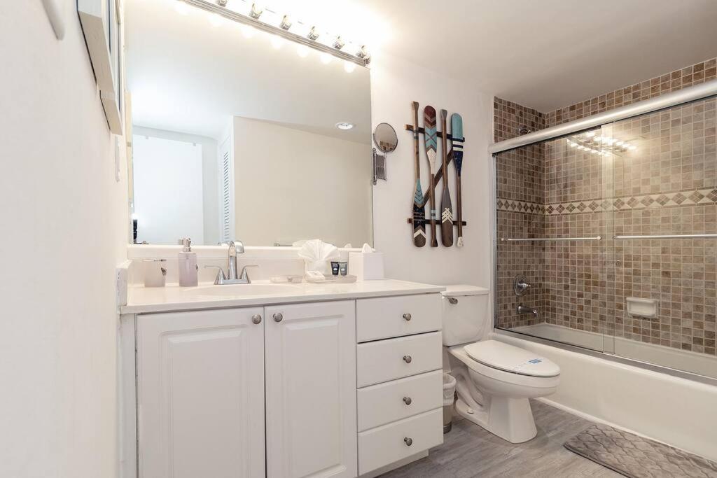 Stunning & Spacious Resort-style Across From Beach! Miami Beach