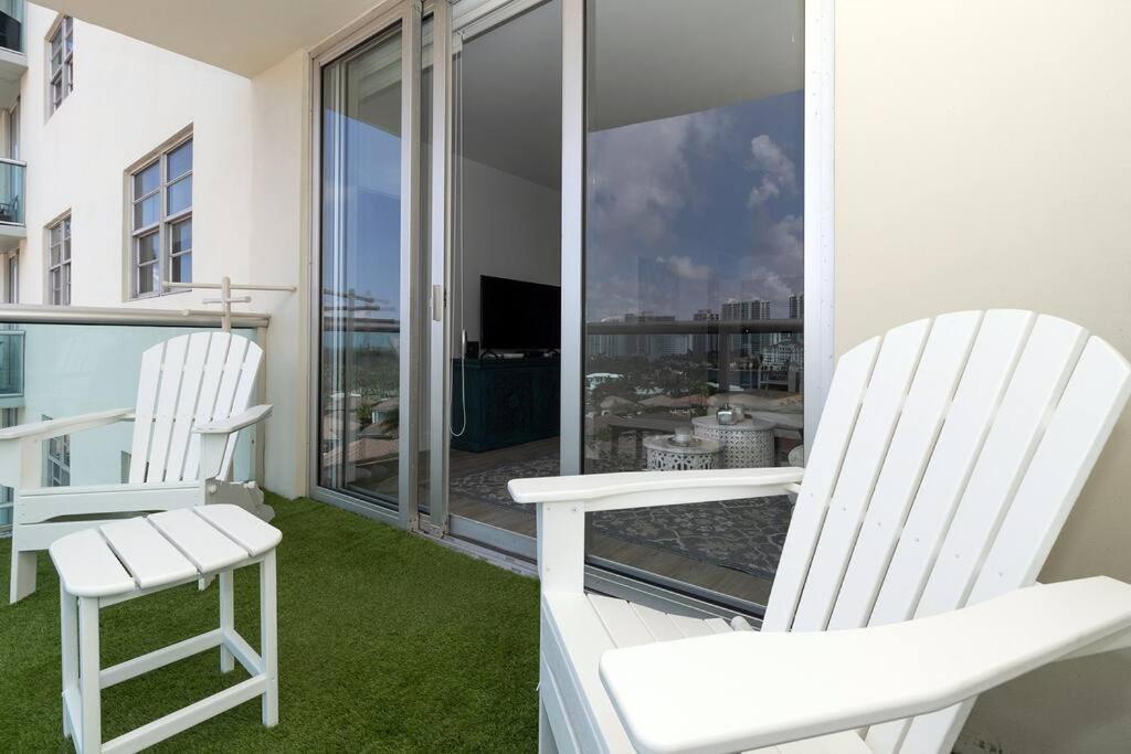 Apartment Stunning & Spacious Resort-style Across From Beach!