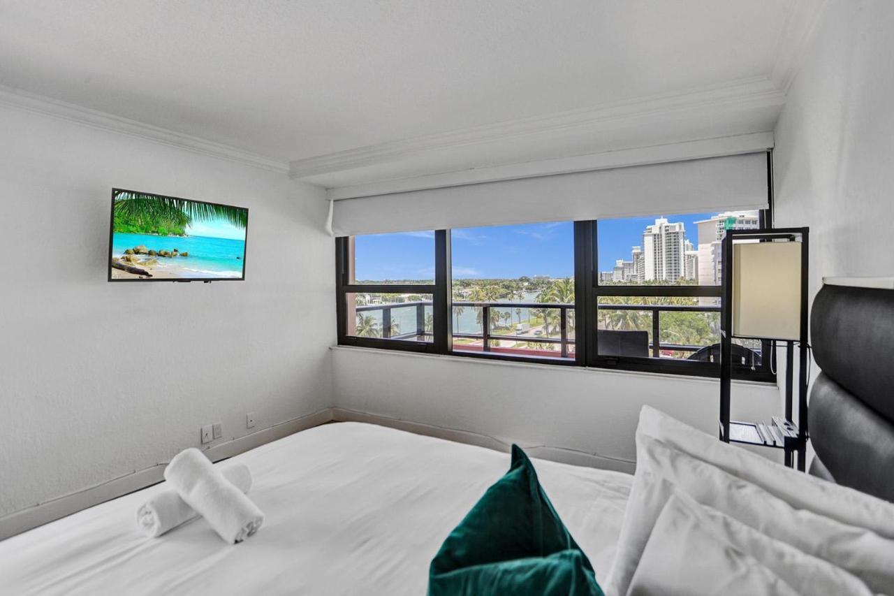 8 Floor Miami With Service *
