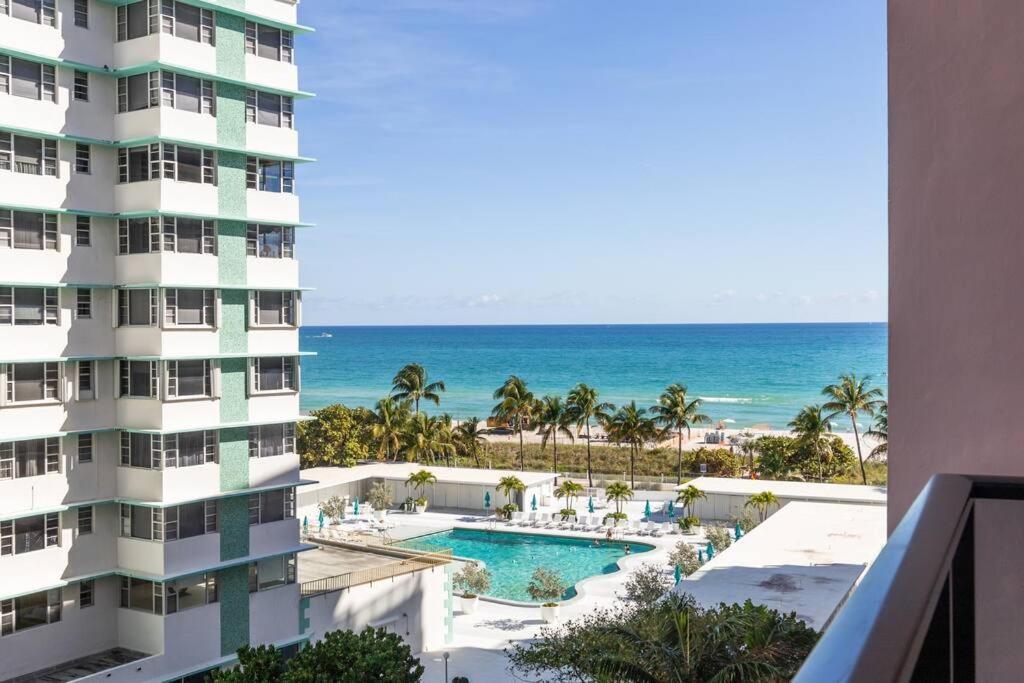 Apartment 3 Bedroom Ocean-front The Alexander *