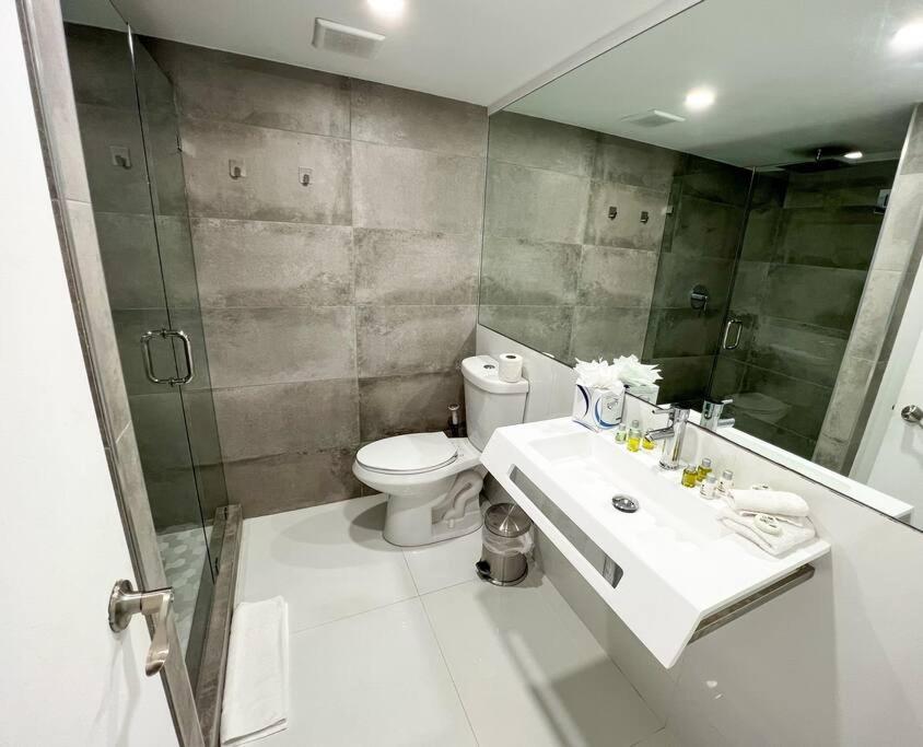 3 Bedroom Ocean-front The Alexander