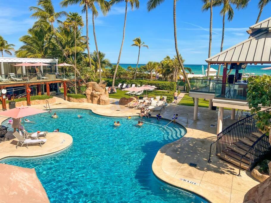 3 Bedroom Ocean-front The Alexander * Miami Beach