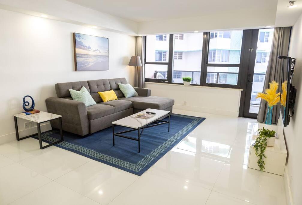 3 Bedroom Ocean-front The Alexander *