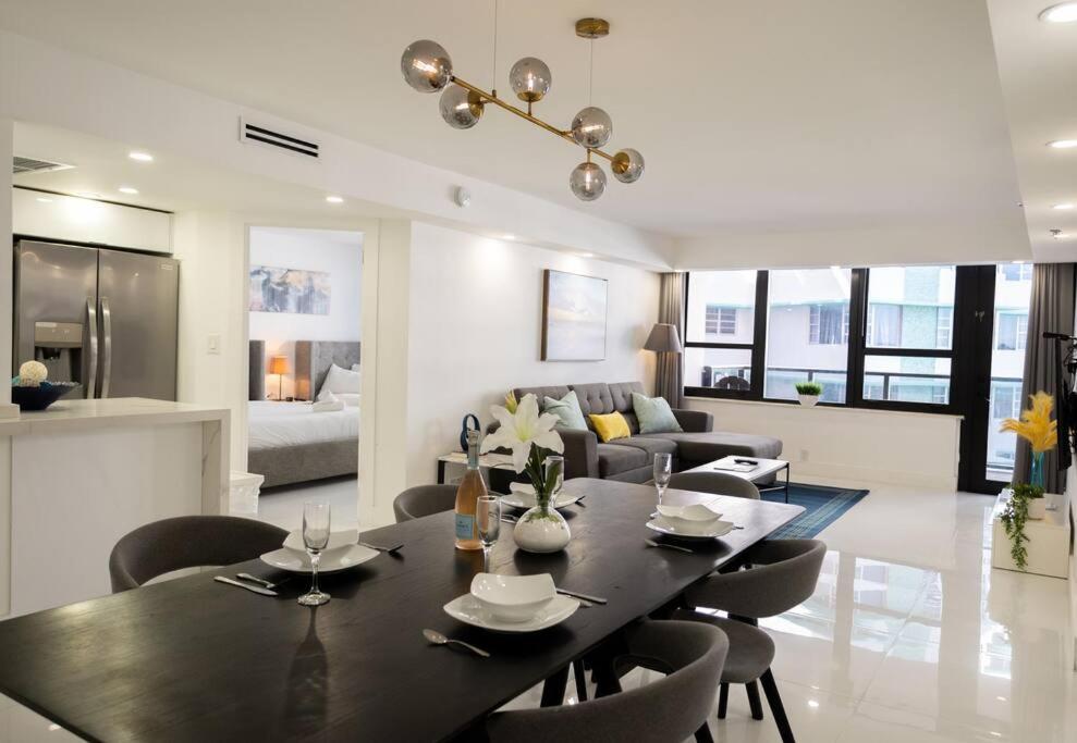 3 Bedroom Ocean-front The Alexander *