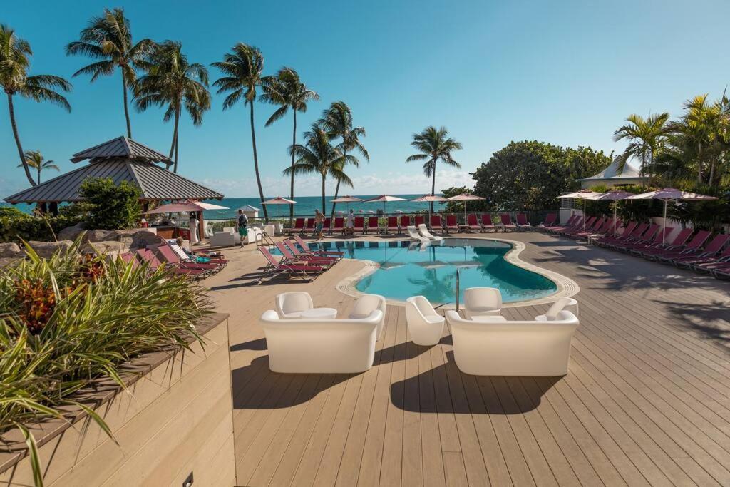 3 Bedroom Ocean-front The Alexander Apartment Miami Beach