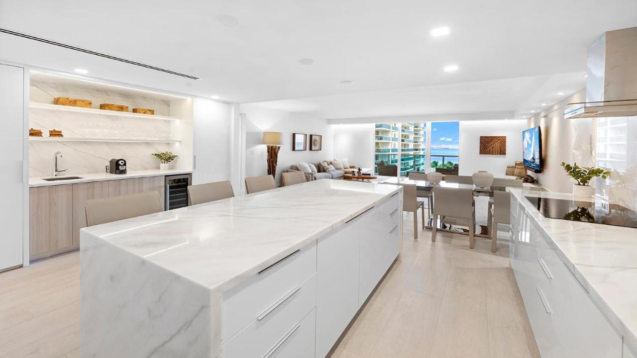 3 Bedroom Private At Roney Palace -641 * Miami Beach