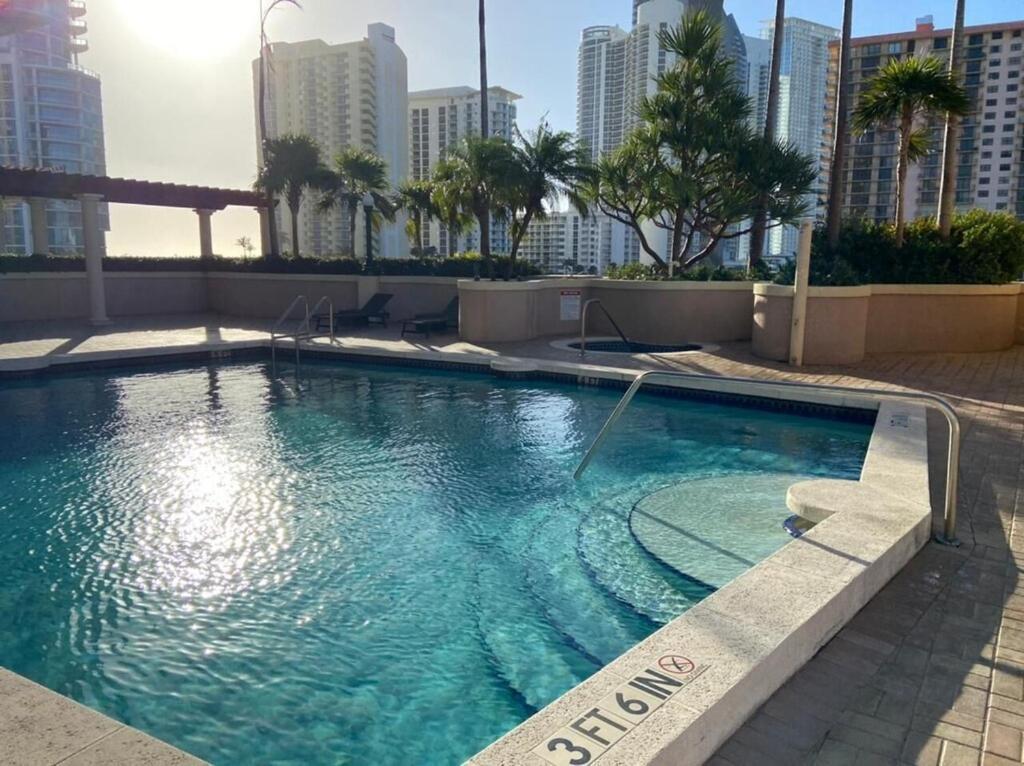Apartment 3br In Sunny Isles *