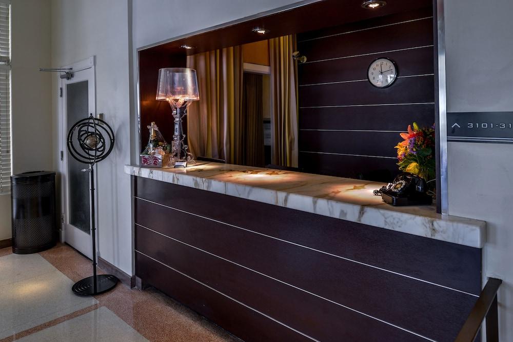 Hotel Hilton Vacation Club Crescent On South Miami 3*