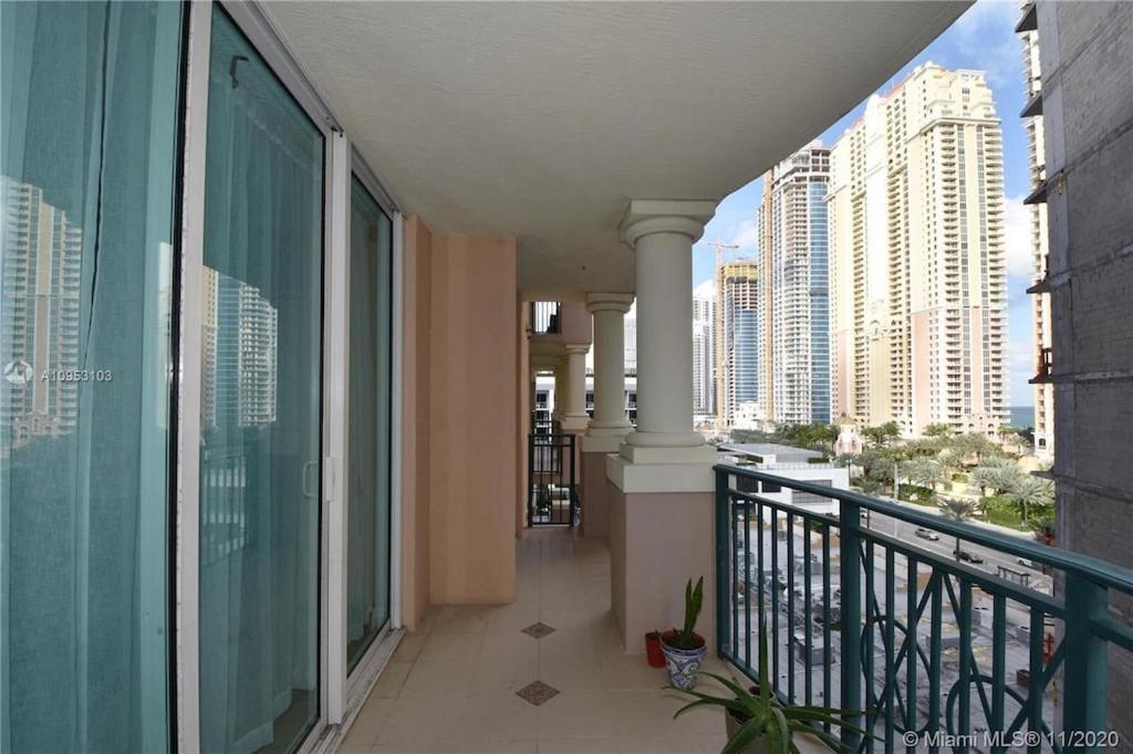 3br In Sunny Isles Apartment