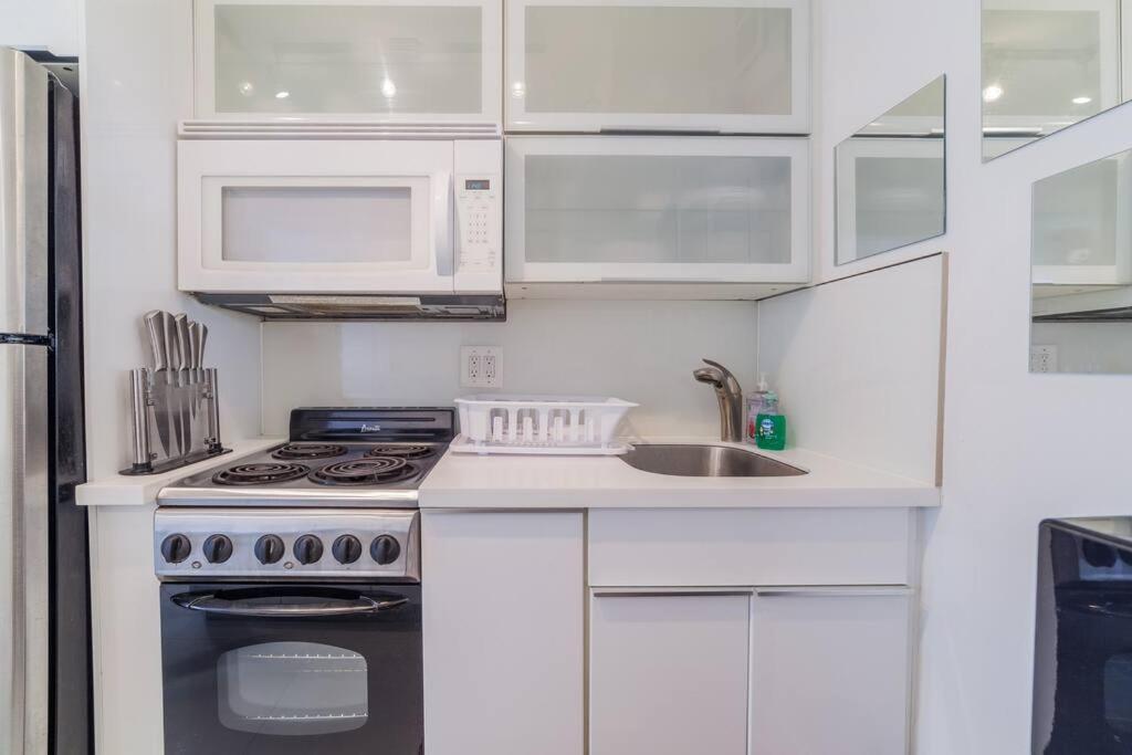 2 Bedroom On The ! Apartment