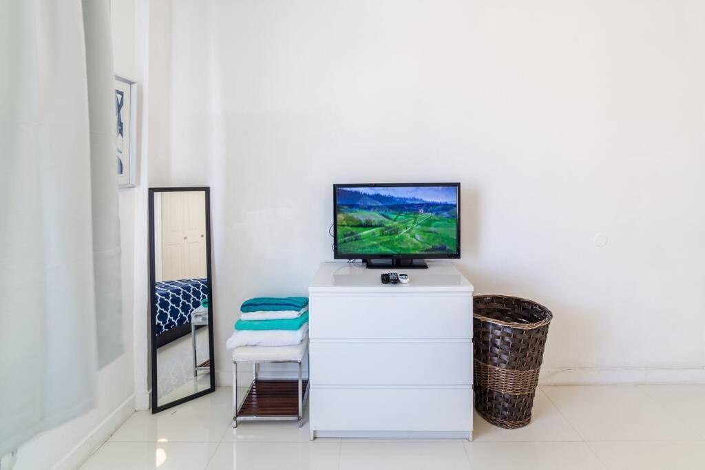 2 Bedroom On The ! Miami Beach