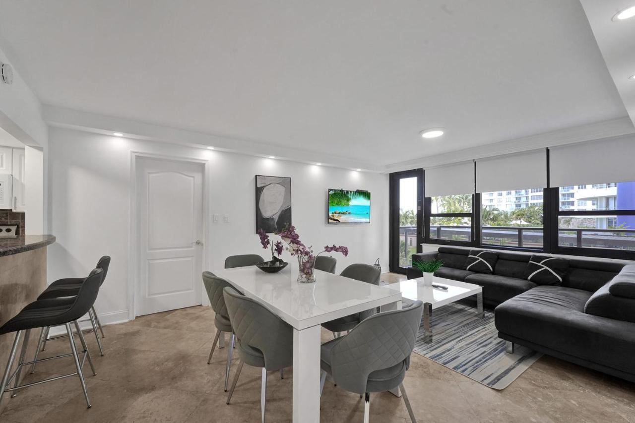 Modern Miami With Service & Pool Apartment