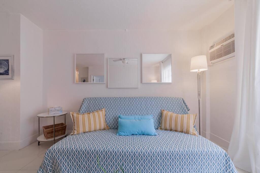 Ocean & Only 1 Minute Walk! Apartment Miami Beach