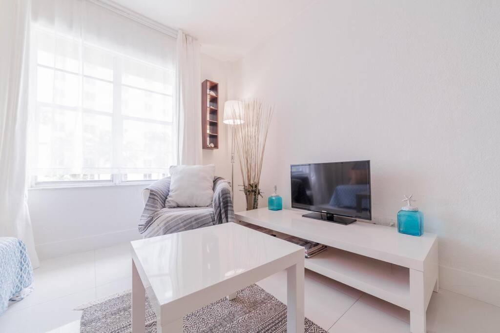 Ocean & Only 1 Minute Walk! Apartment Miami Beach