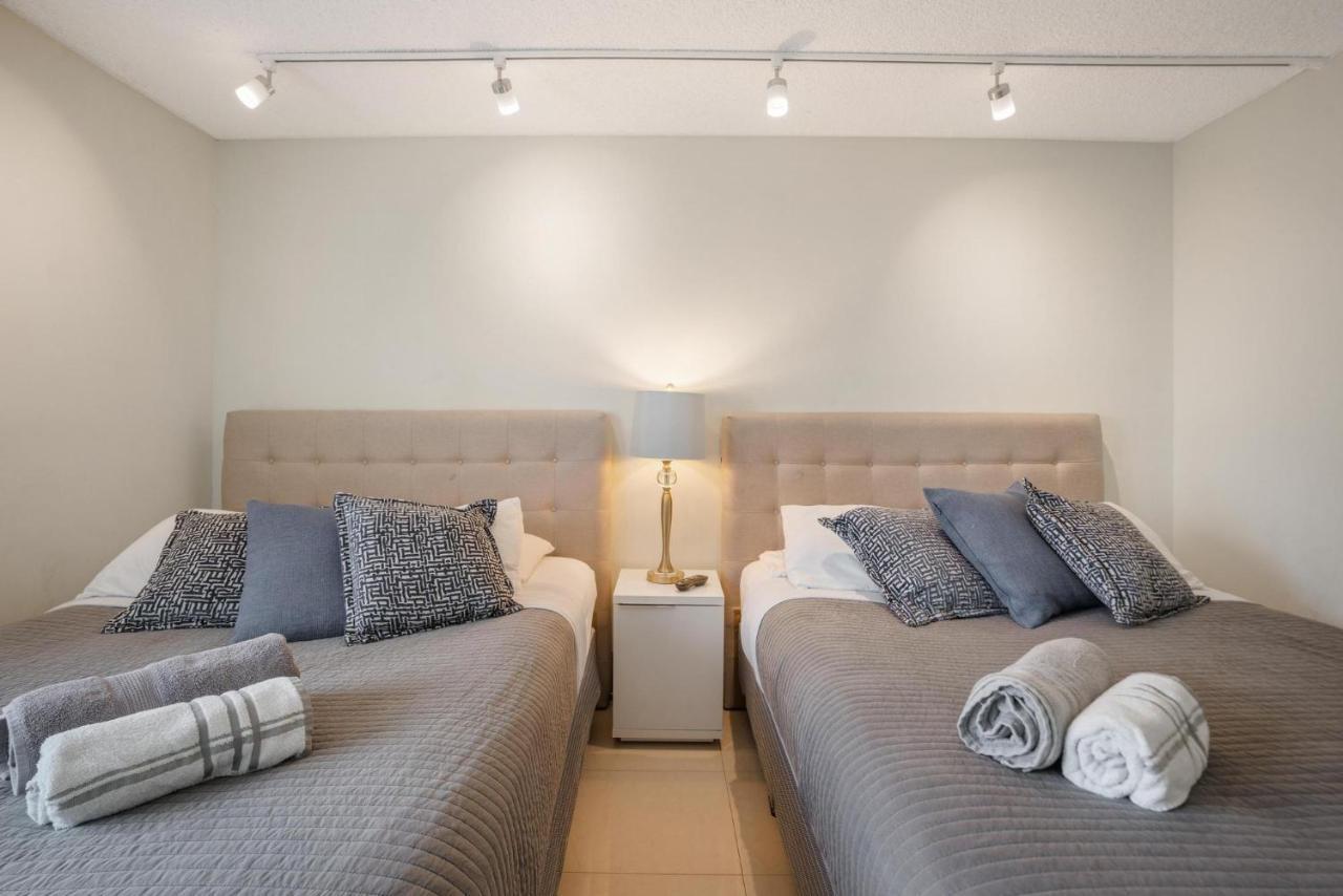 Marbella Towers High Floor Wonderful * Miami Beach